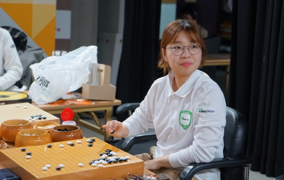 '여제' 최정, 첫승(결승점) 터졌다 